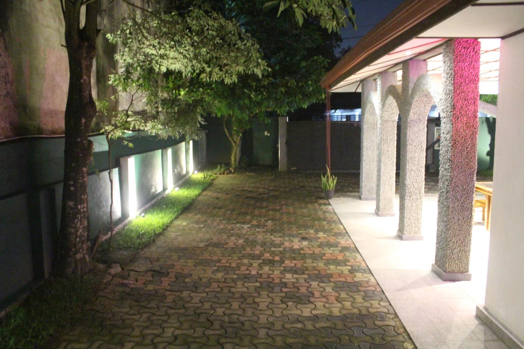 Villaflorence Kadawatha المظهر الخارجي الصورة