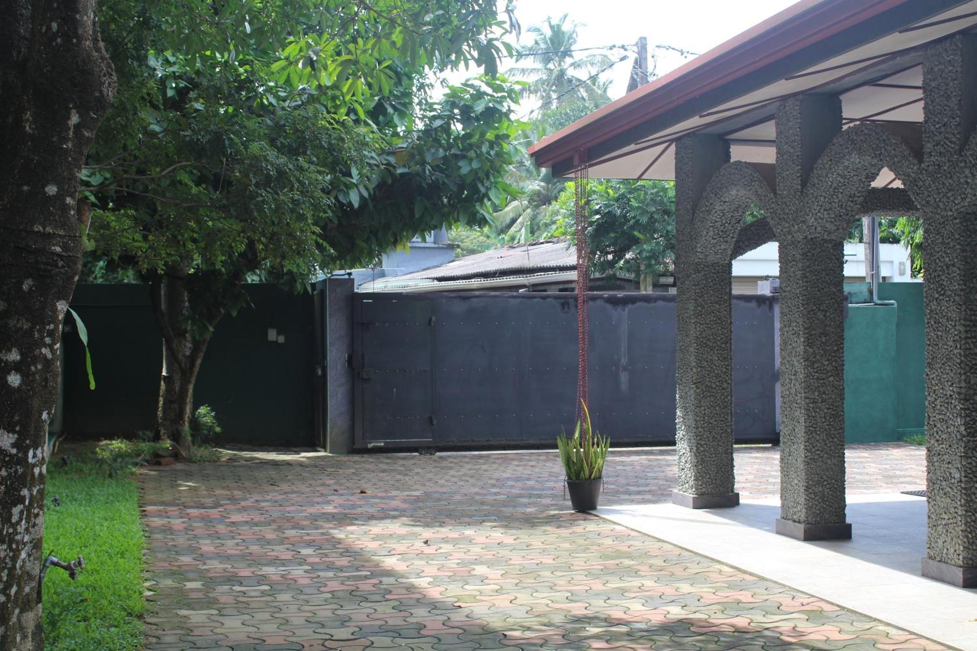 Villaflorence Kadawatha المظهر الخارجي الصورة